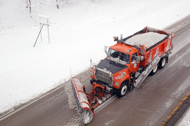 File:Snow plow truck.jpg